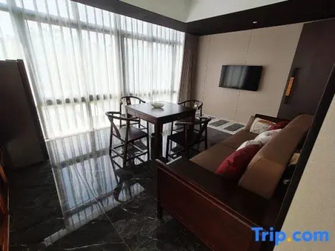 Heimao Hotel (Jiashan Information Technology Engineering School)