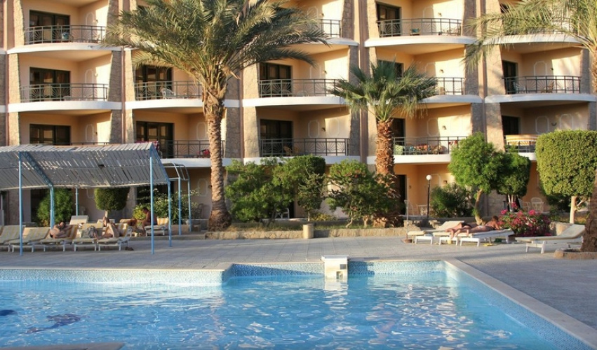 Samaka Beach Resort