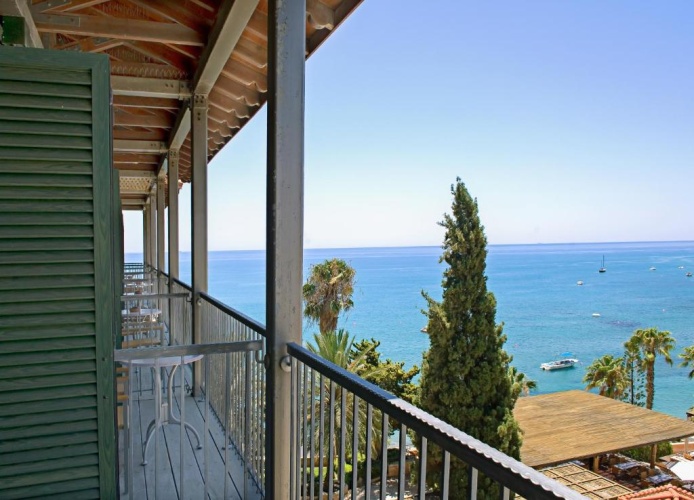 Executive Suite with inland view