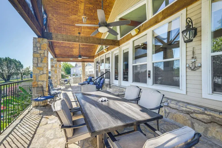 Lakefront Granbury Home w/ Dock, Decks & Hot Tub!