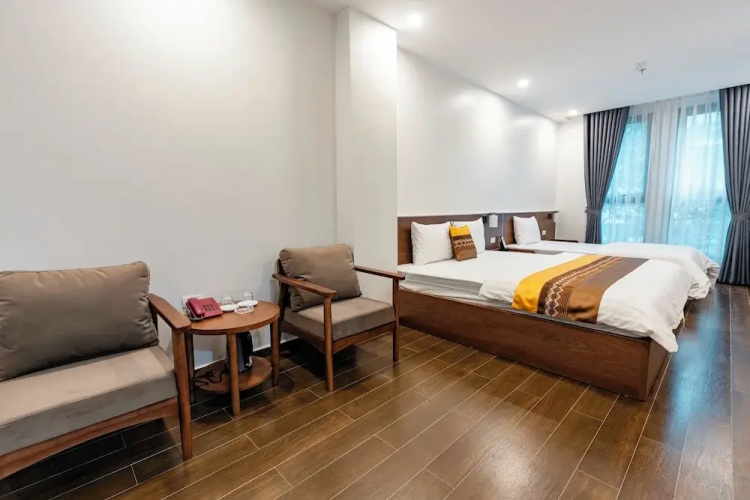 Golden Crown Hotel