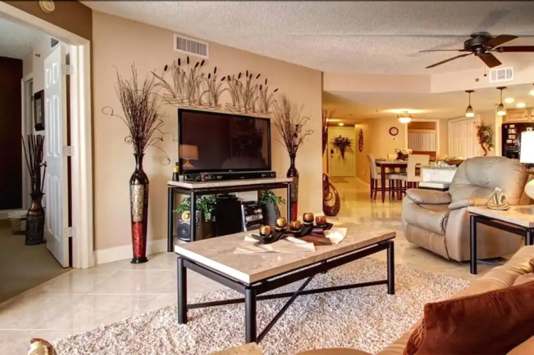 Beach Palms 402