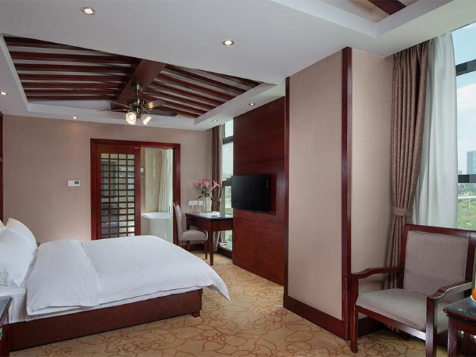 Deluxe Twin room with street view