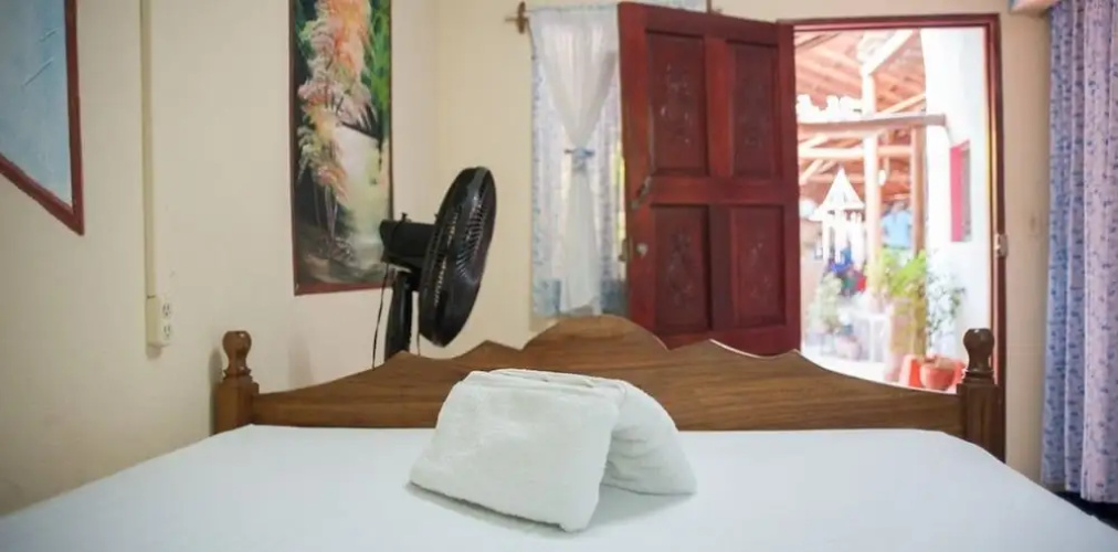Hotel La Barca De Oro - Hostel