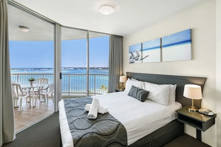 1 Bedroom Apartment with balcony