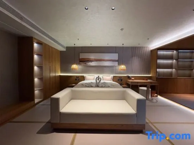 Luxury Suite