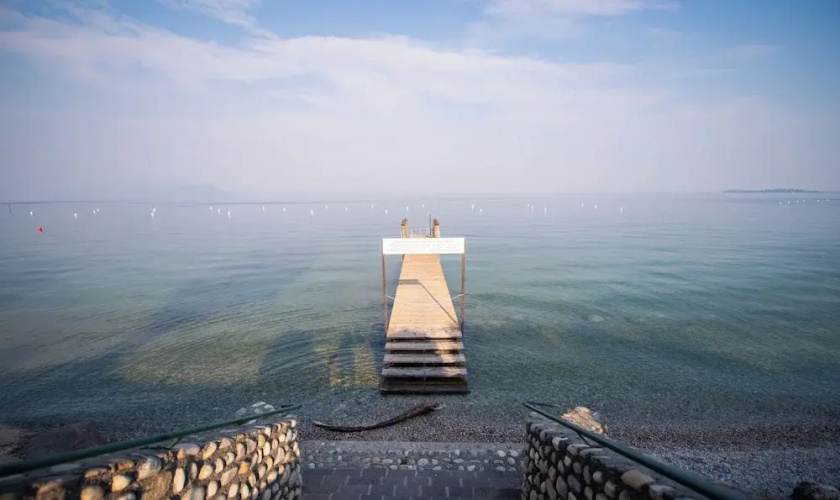 Specchio sul Lago