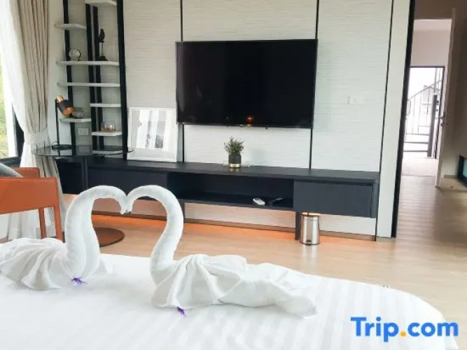4 Bedrooms Villa