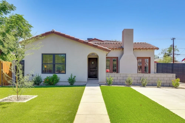 4 Bedrooms Cottage