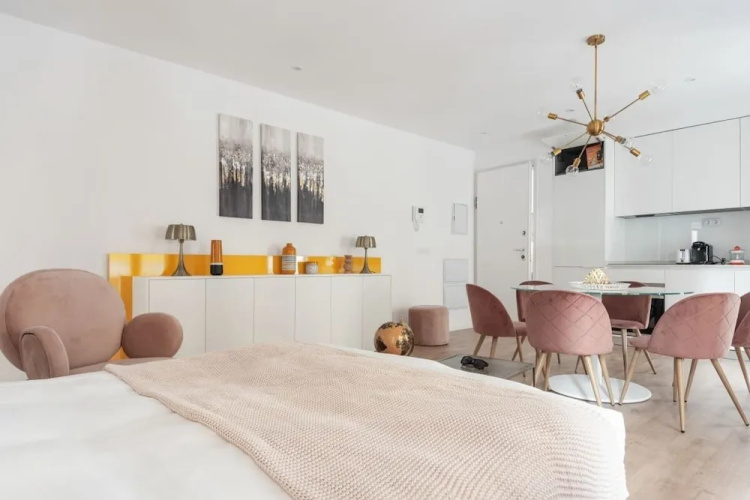 Incredible Design 2bedroom Apt, Sleeps 6 in Centro