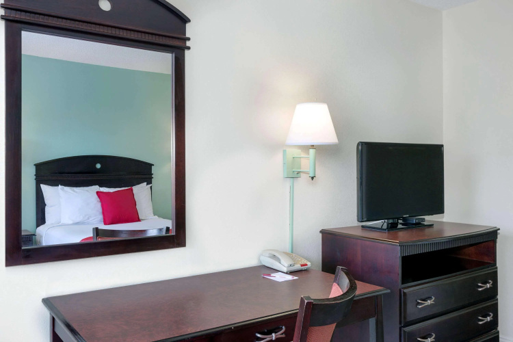 Ramada By Wyndham Pelham