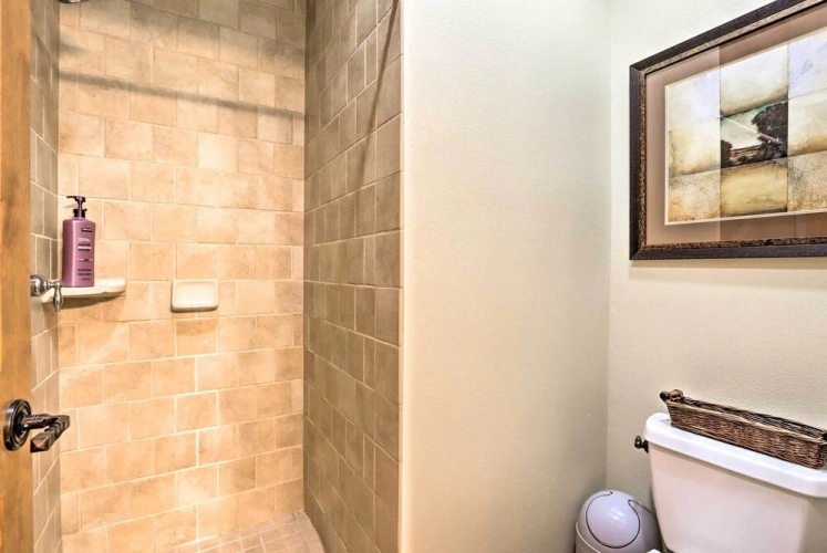 3 Bedrooms Apartment