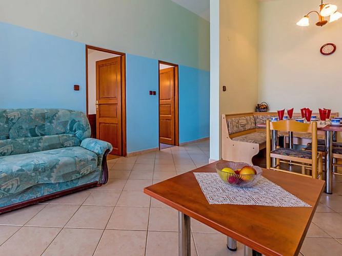 Apartment Delfin Karlobag 13234