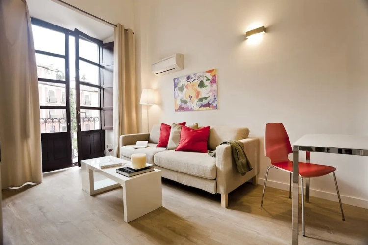 1 Bedroom Premier Apartment with balcony
