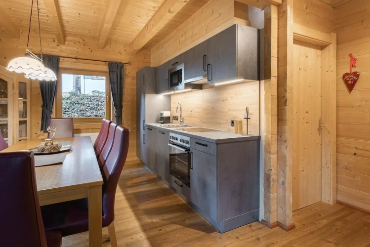 5 Bedrooms Classic Chalet with balcony