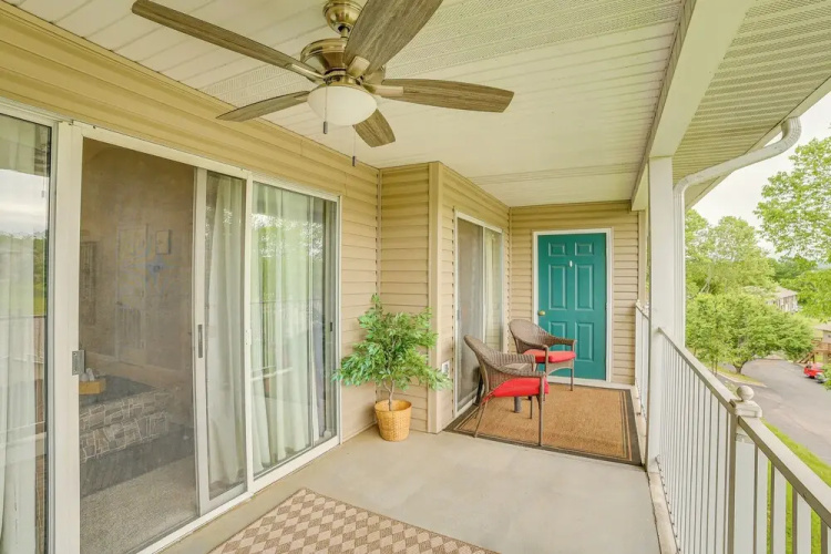 3 Mi to Branson Strip: Condo w/ Balcony!