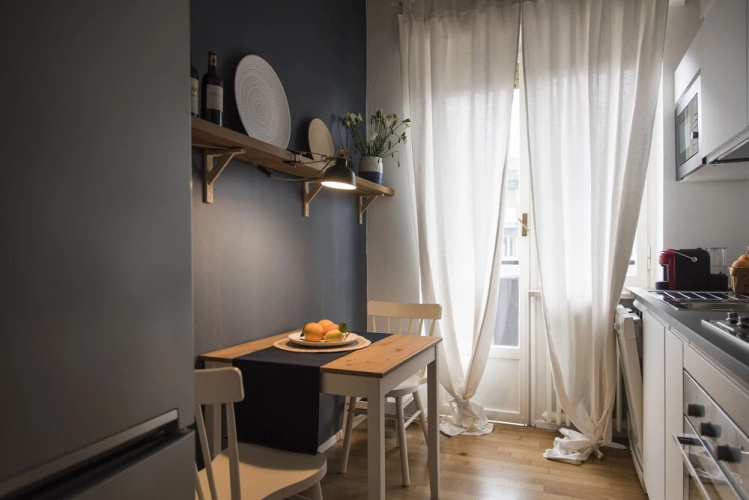 Sweet Flat near Metro Stop