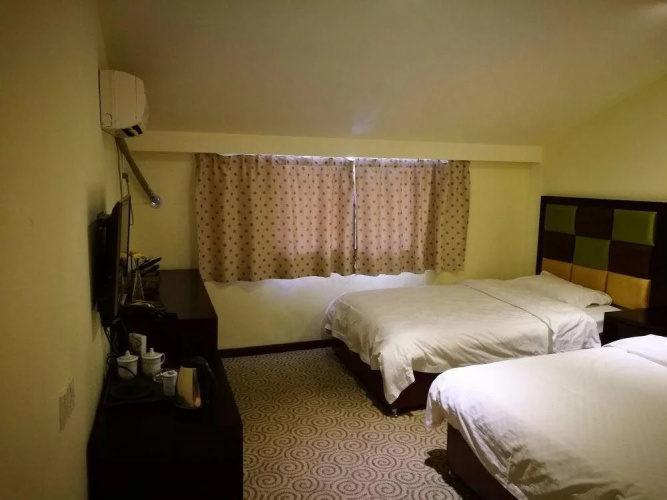 Caiyun Hotel
