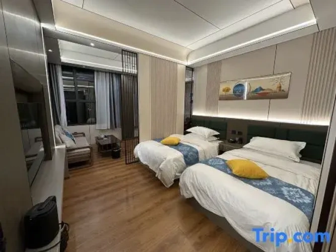 Deluxe Suite
