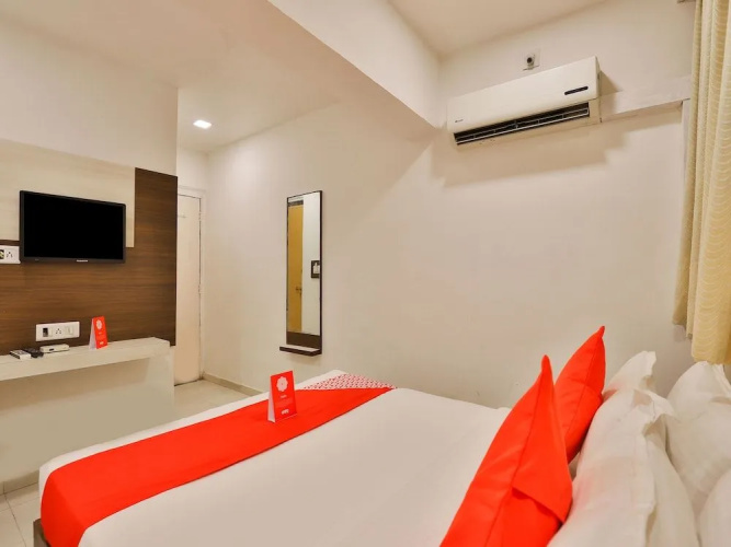 OYO 13141 Aniket Inn