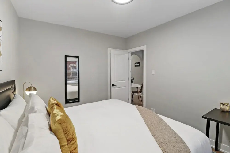 Cozy 2BR - Montrose 1A