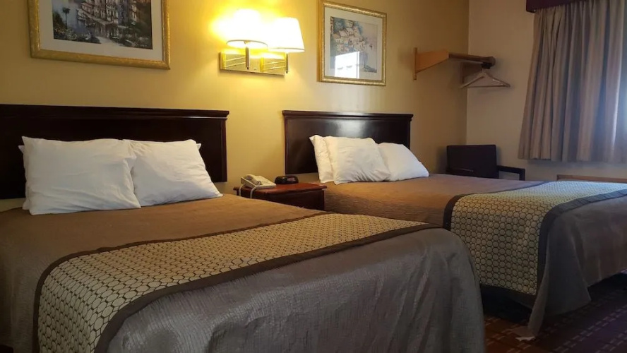 Mountaineer Inn