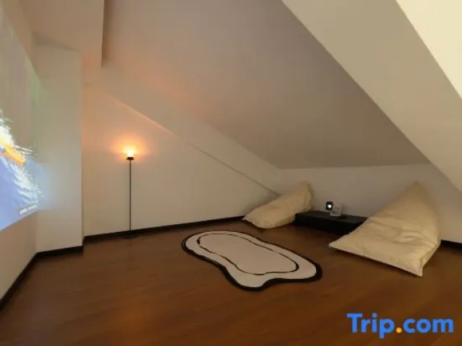 Standard Double Attic room with courtyard view