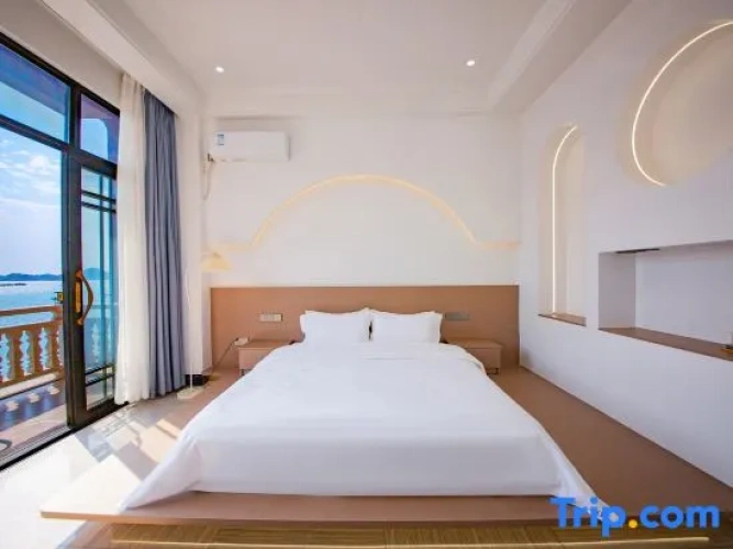 Grand Double room with balcony and with sea view