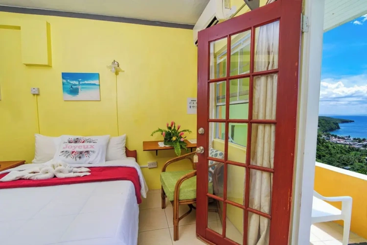 Standard room with balcony and with bay view