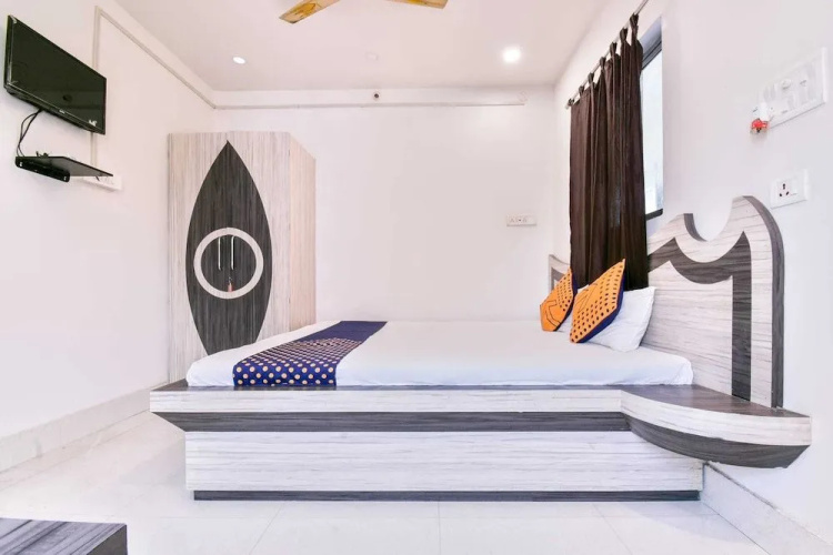SPOT ON 40511 Hotel Bajrang Residency