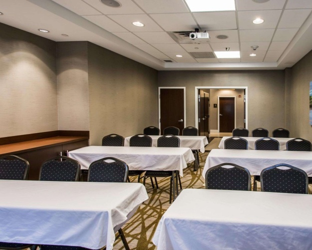 Comfort Suites Miami Airport North photo 28