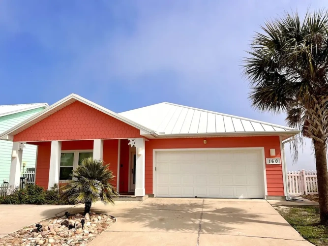4 Bedrooms Cottage with balcony