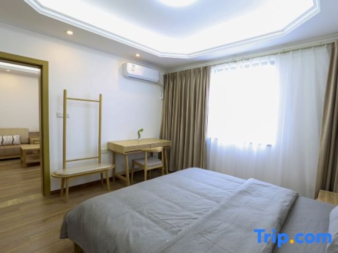 Executive Suite with garden view