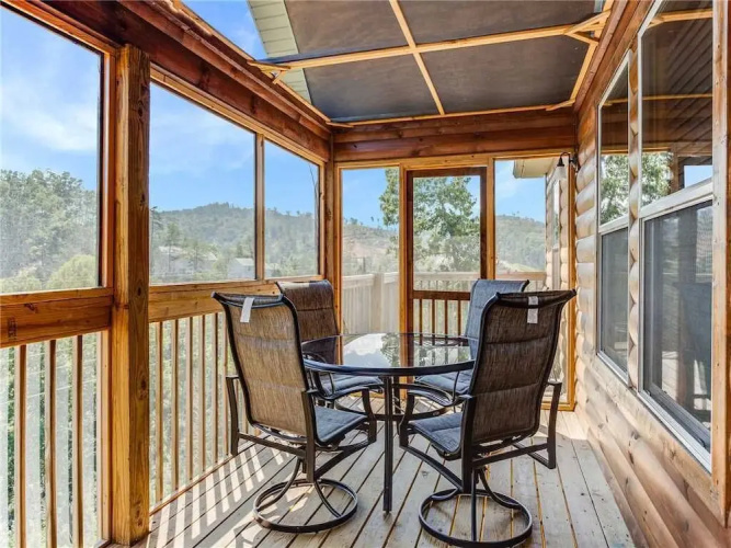 Emilys Hideaway - Four Bedroom Cabin