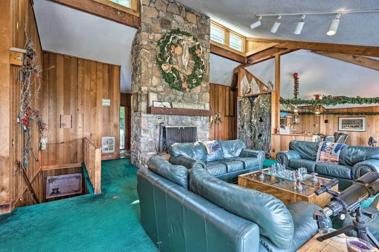 Retro Beech Mountain Home - 2 Mi to Skiing!