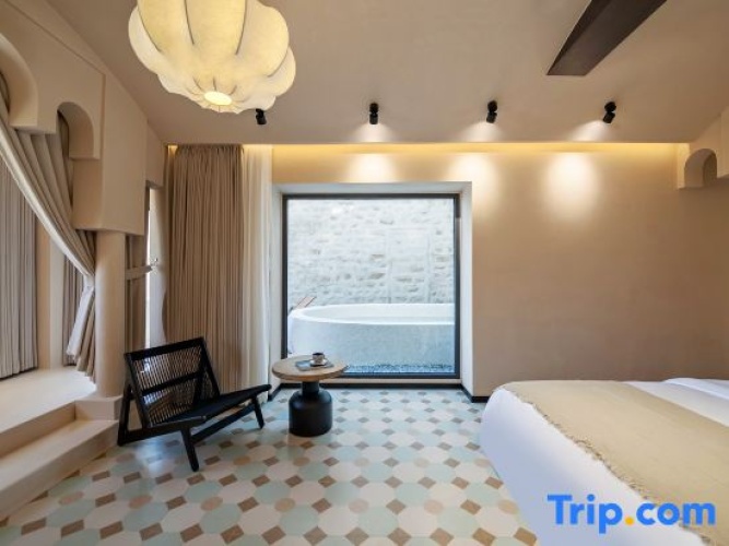 Standard Double room with courtyard view