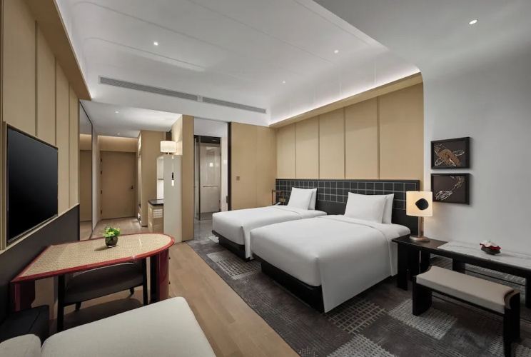 HUALUXE Shenzhen Bao'an by IHG