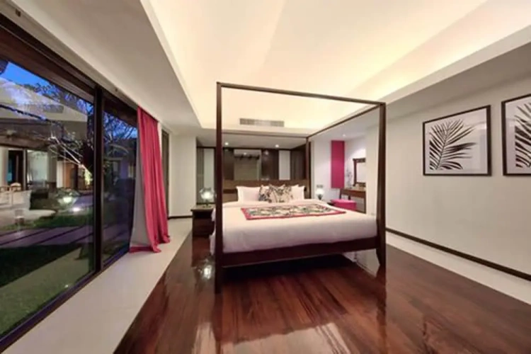 4 Bedrooms Villa
