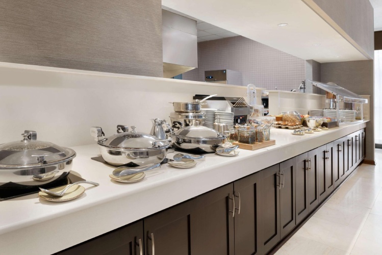 DoubleTree by Hilton Hotel Milwaukee - Brookfield photo 14