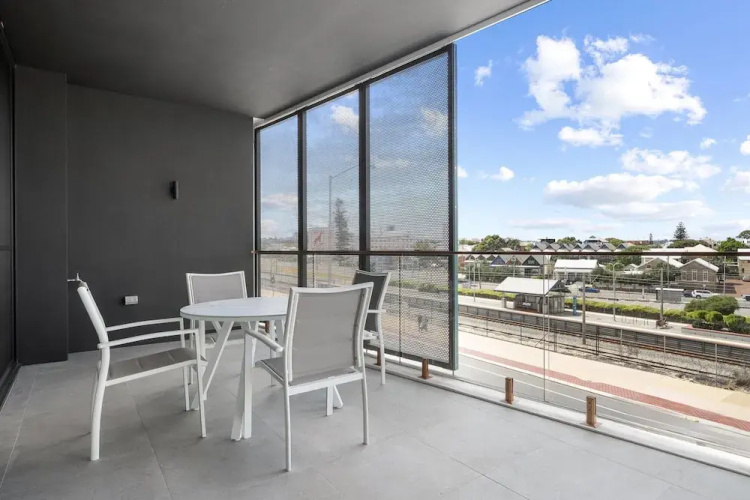 Bright 1-bedroom Escape With Private BBQ