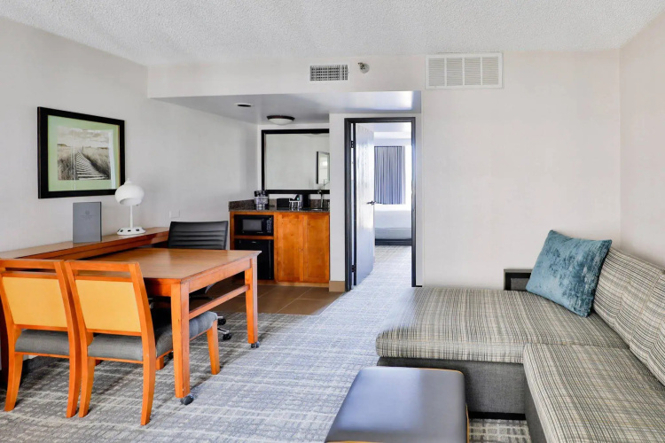 Embassy Suites by Hilton Austin Central