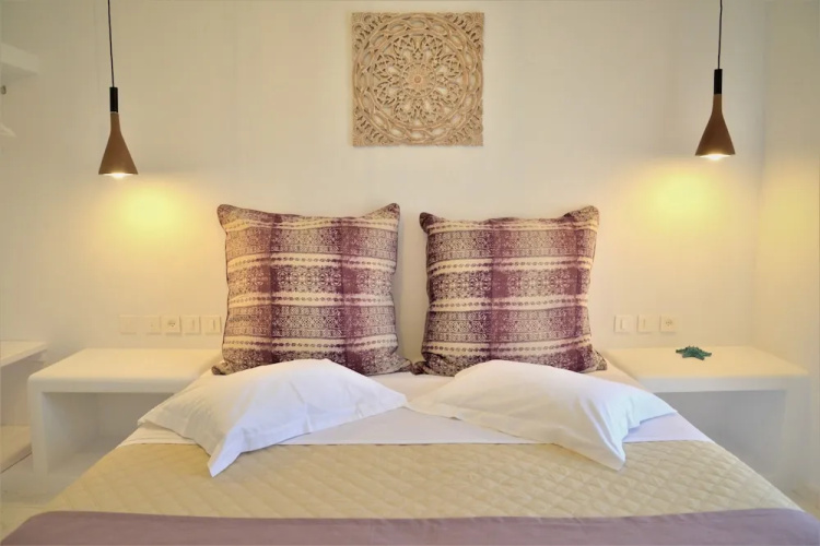 Moraitis Studios Dioni Lux Inn