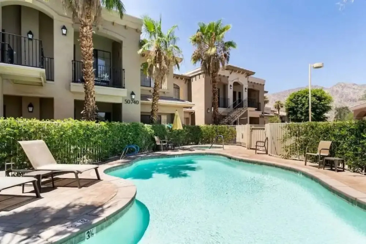 MCM Styled Condo Sleeps 4 Pool hot tub