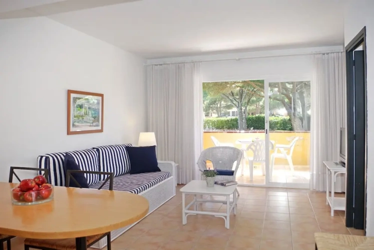 1 Bedroom Apartment with garden view