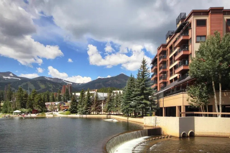 Plaza Condominiums