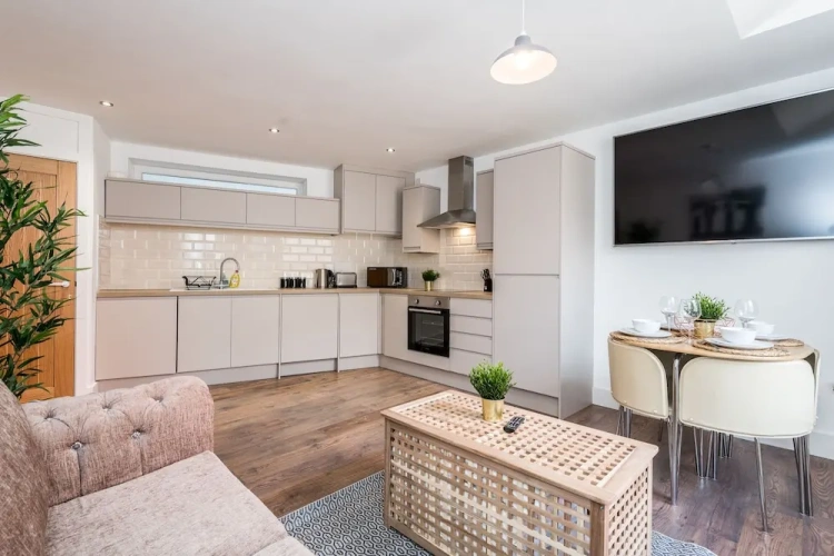 1 Bedroom Apartment