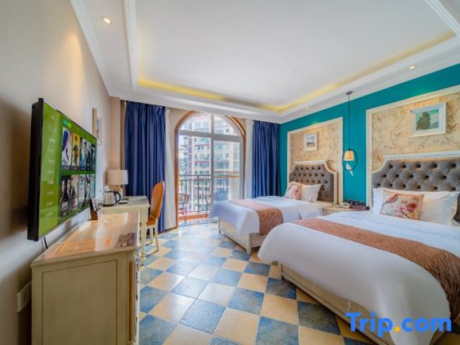 Standard Twin room with balcony
