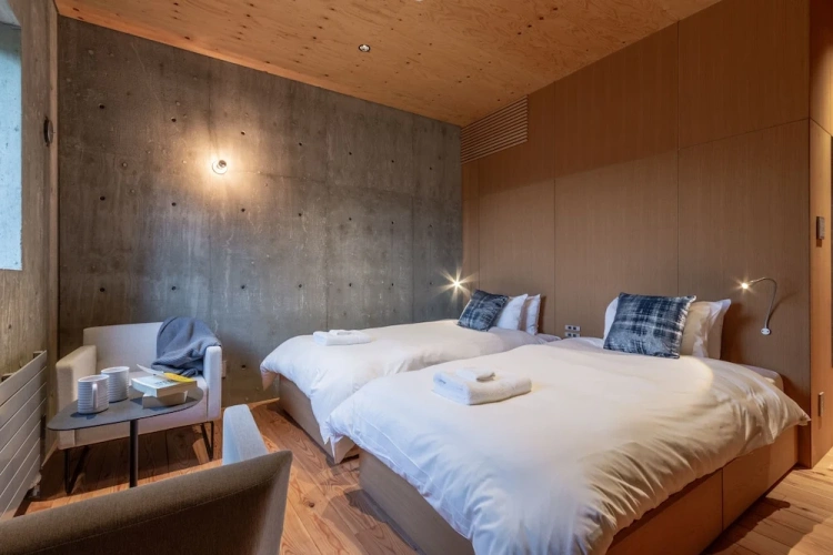 2 Bedrooms Villa