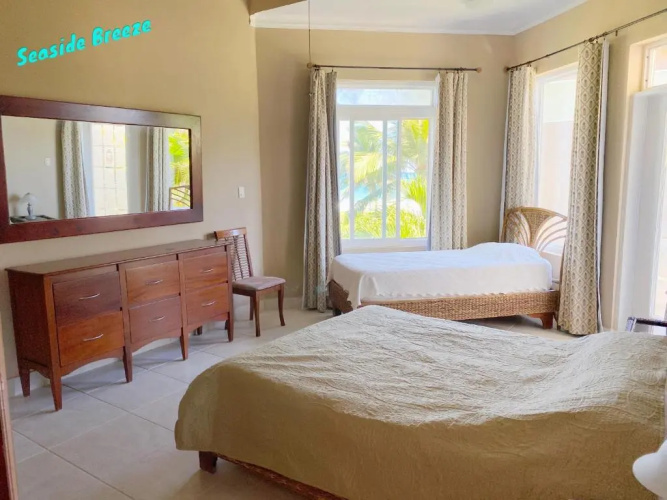 3BR Stunning penthouse / Beach front