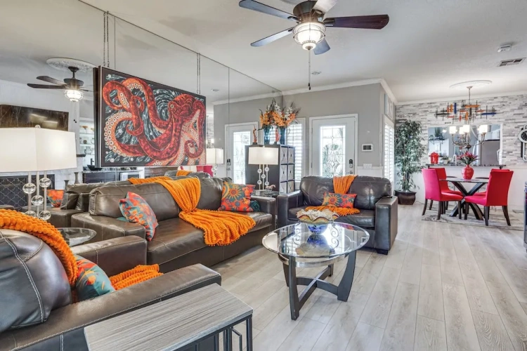 2 Bedrooms Apartment